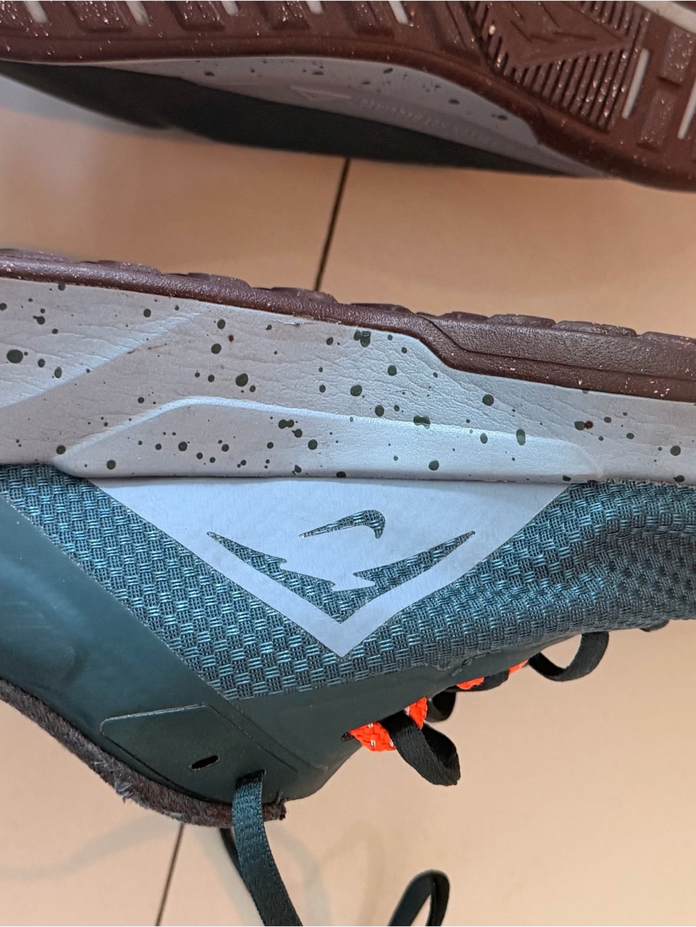 Nike Men's Gortex Shoes - Picture 4 of 5